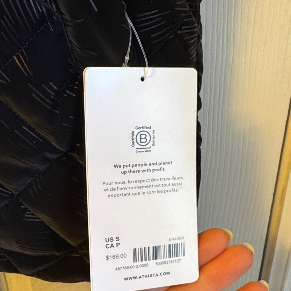 NWT $169 Athleta Black Whisper Featherless Velvet Vest Small - Picture 5 of 10